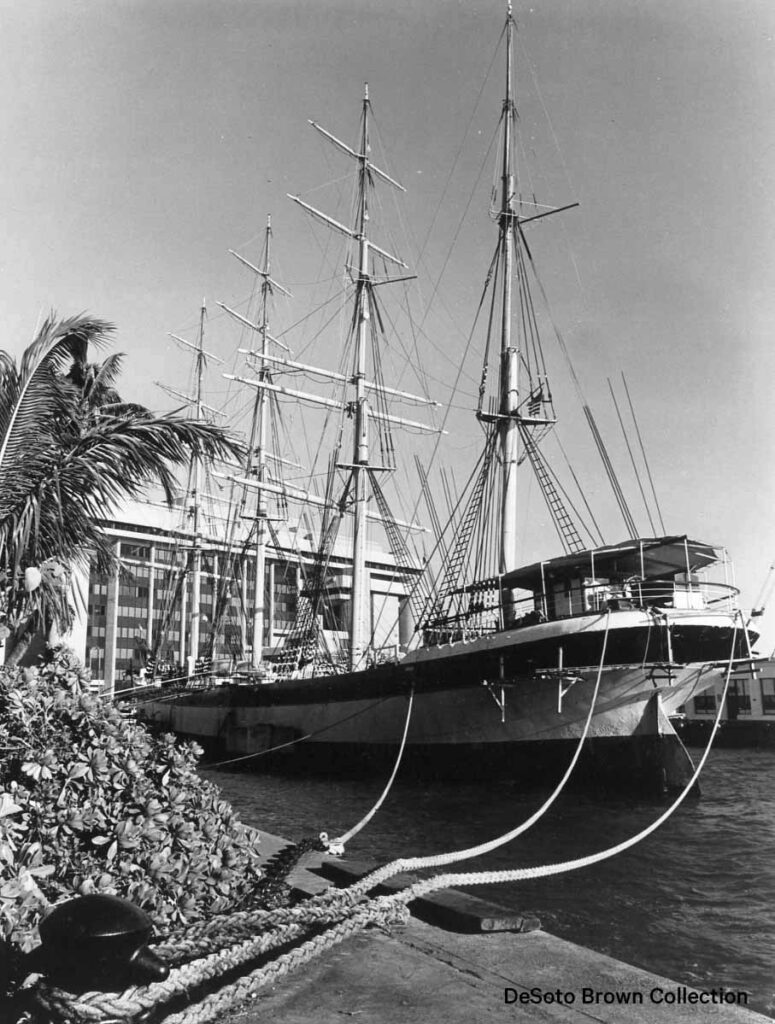 Falls of Clyde (1878) at Pier 5